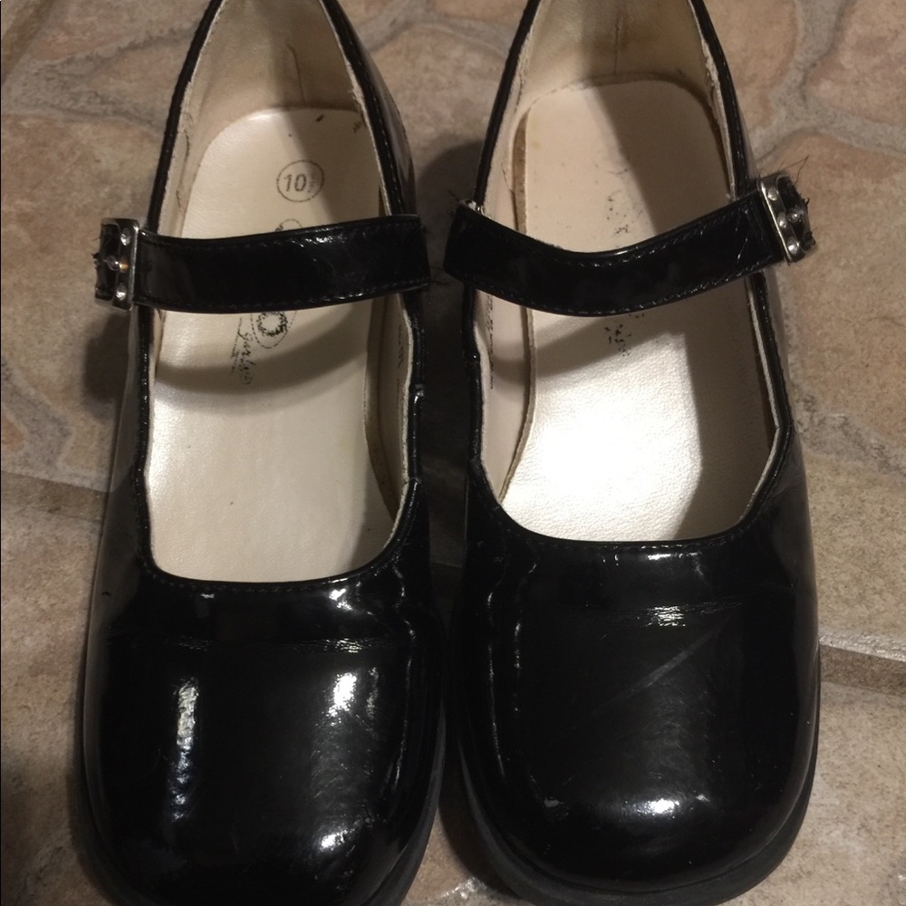 Girls size 10 1/2 Black Soho dress shoes